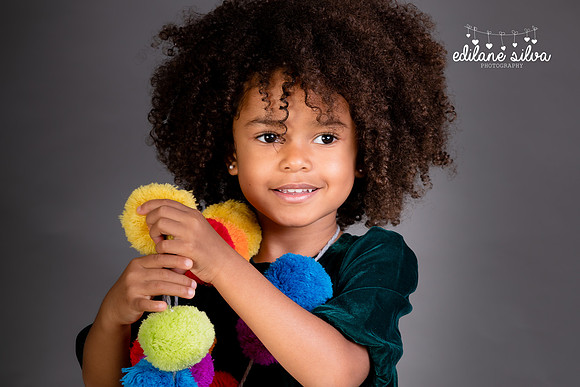 Business headshot by Edilane Silva Photography Studio located in Hudson, MA