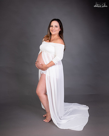 Maternity White dress photo session by Edilane Silva photography in Hudson, MA