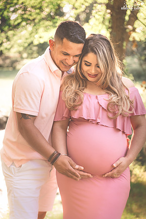 Maternity pink dress photo session by Edilane Silva photography in Hudson, MA