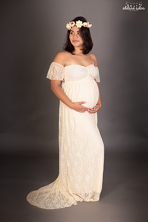 Maternity blue dress photo session by Edilane Silva photography in Hudson, MA